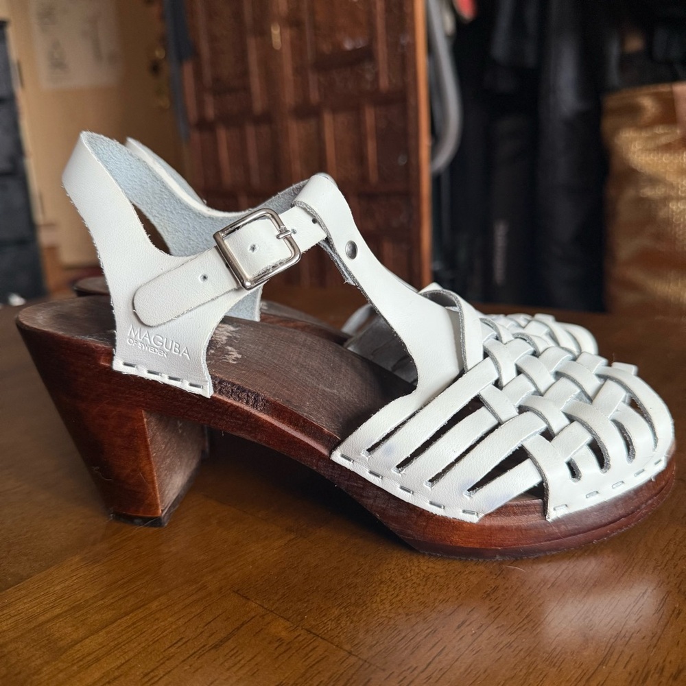 Maguba tstrap wooden high heeled clogs woven white leather sz 38 dark wood